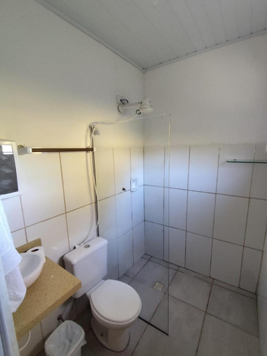 Bathroom, pousada alto da cachoeira, Bueno Brandão