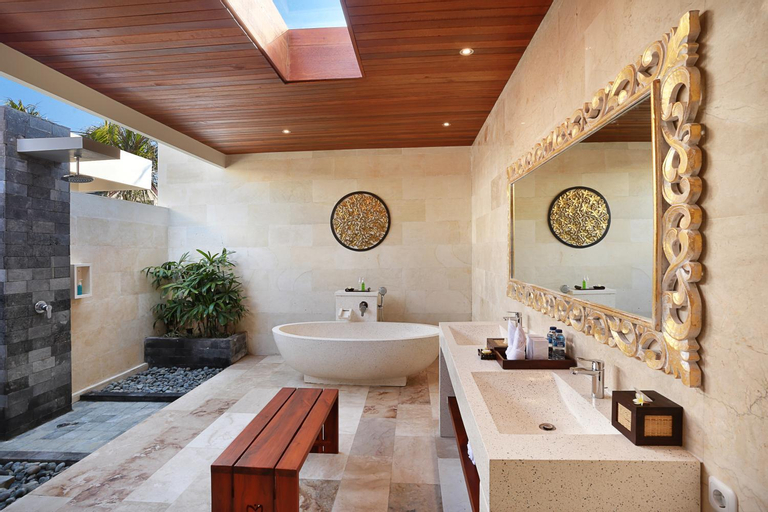 Bathroom 12