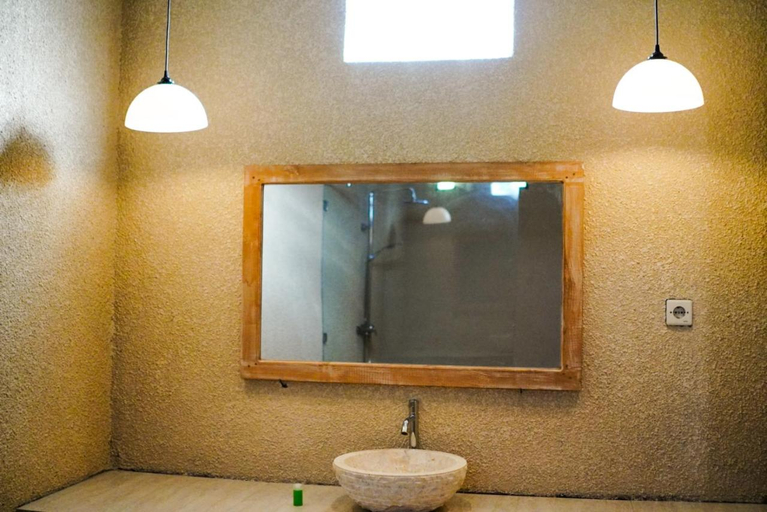 Bathroom 5, Mount Batur Vista Villa, Bangli