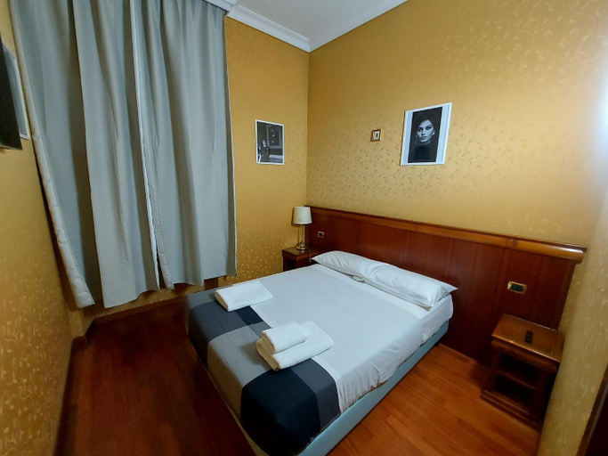 Others 5, MGH Giorgi, Roma
