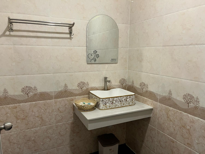 Bathroom 6