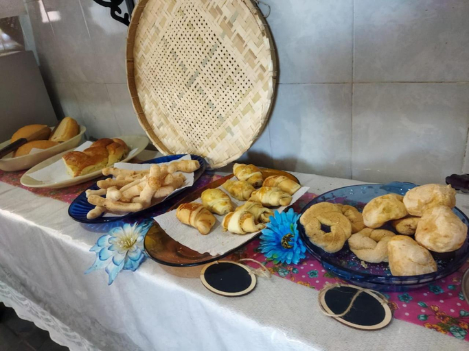 Food & Drinks