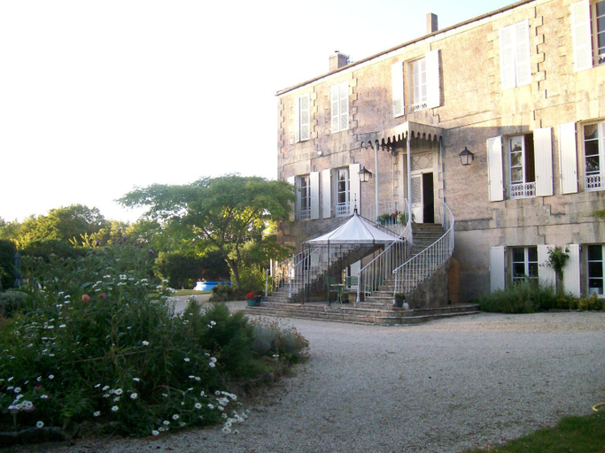 Others 3, Manoir Angle, Charente-Maritime