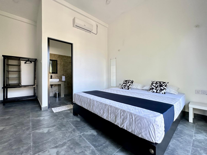 Bedroom, Zero Nero, Habaraduwa