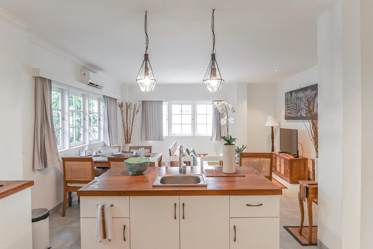 Dining Room 11