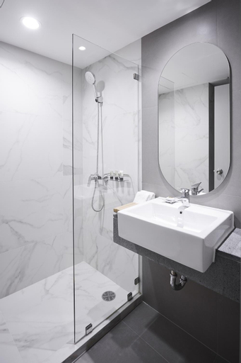 Bathroom 4
