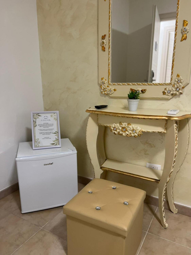 Others 4, LE CAMERE DI BEA, Rome