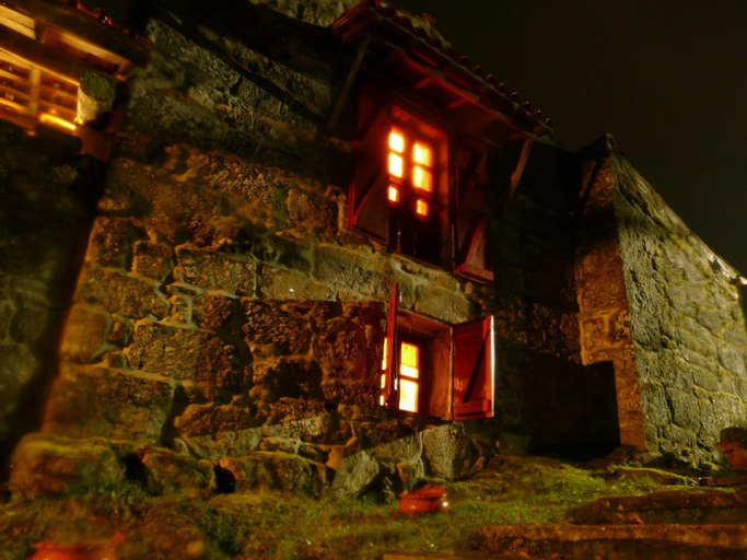 Others 5, Caserio da Castineira, Ourense