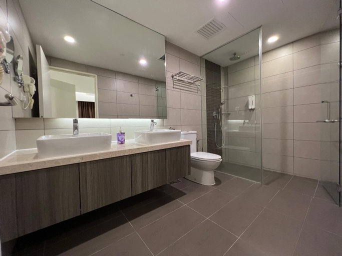 Bathroom 8