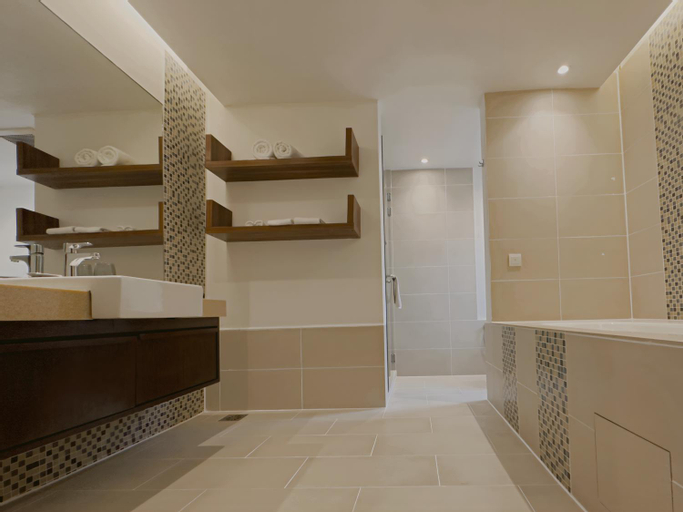Bathroom 22
