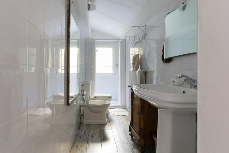 Bathroom 2, B&B AlbertaD, Bologna