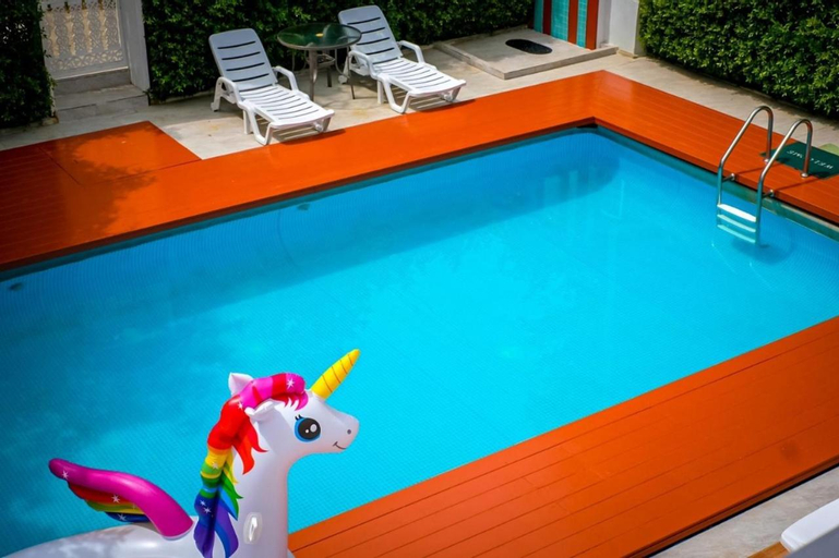 Swimming Pool 4