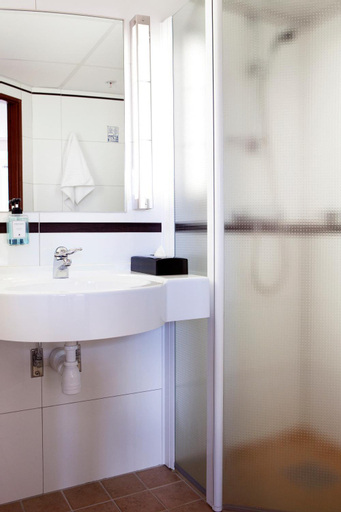 Bathroom 15