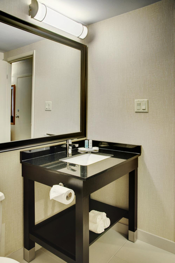 Bathroom, Comfort Inn Rock Forest, La Région-Sherbrookoise