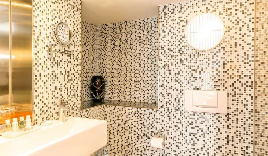 Bathroom 4