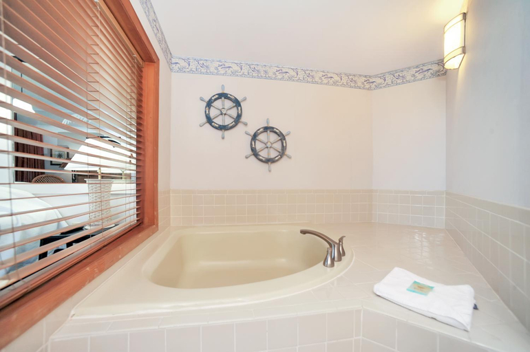 Bathroom 3, Oceanique Resort, Brevard