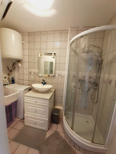 Bathroom 3, Latte mer, Hérault