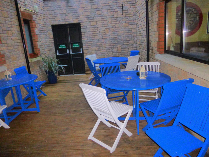Others 4, The Schooner Tavern