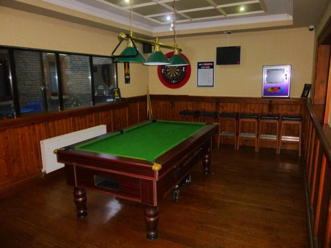Others 5, The Schooner Tavern