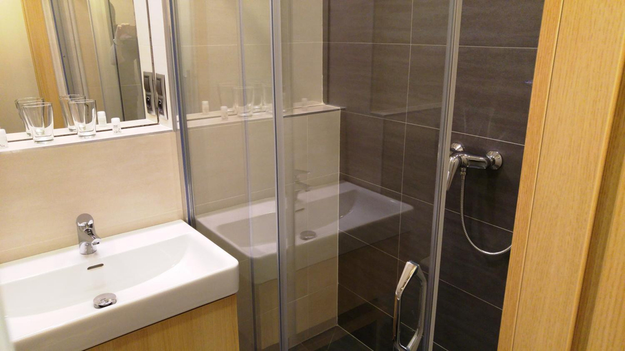 Bathroom 3, OtavArena, Písek