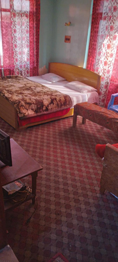Bedroom 2, Queen Palace guest house, Srinagar