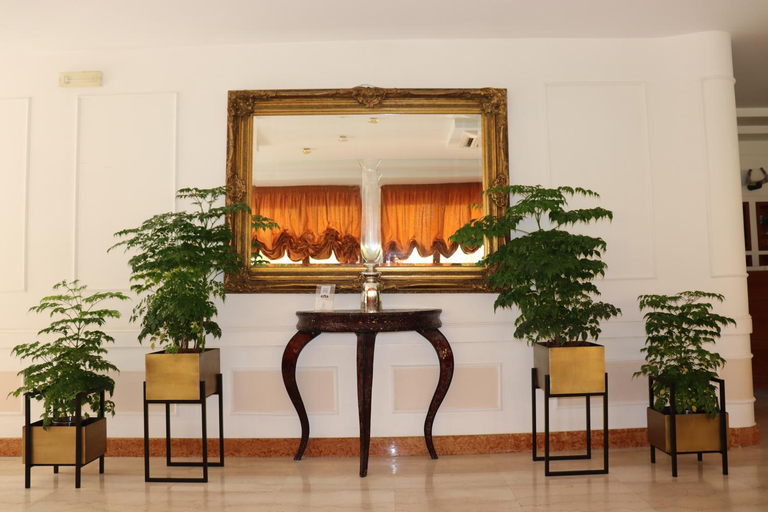 Others 5, Hotel Paradiso, Napoli