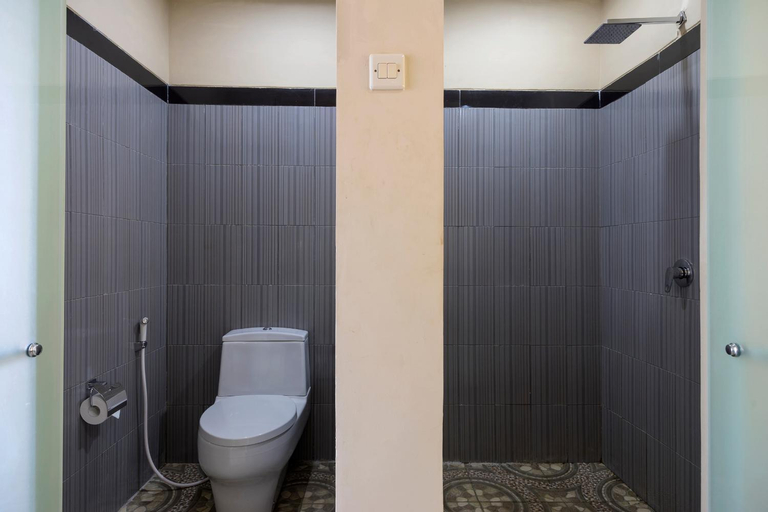 Bathroom 22
