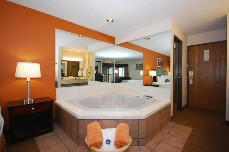 Bathroom 4, Baymont by Wyndham Delaware, Delaware