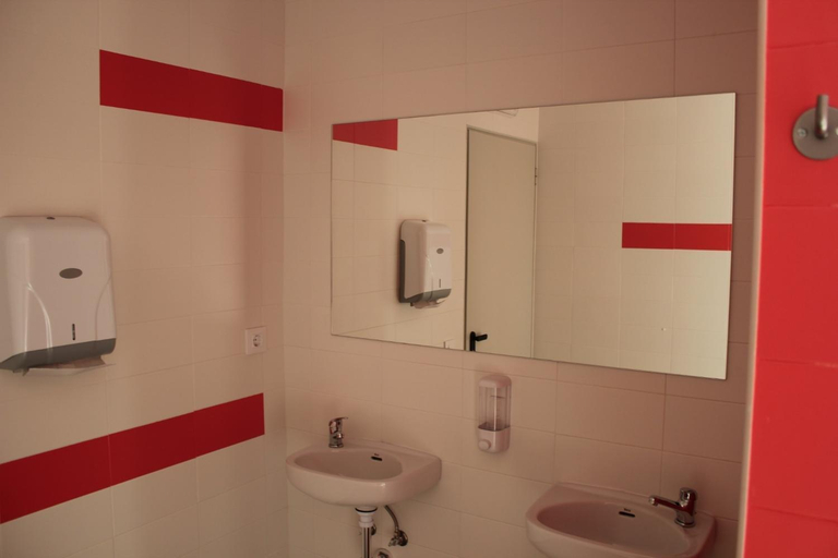 Bathroom 2, Hostel Canaveral, Cáceres
