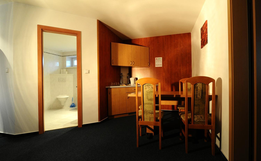 Others 5, Hotel Kobero, Brno-Venkov