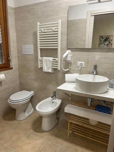 Others 3, LE CAMERE DI BEA, Rome
