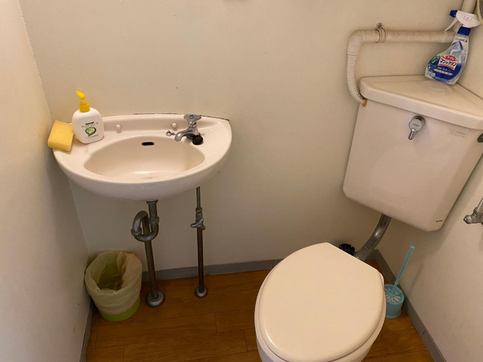 Bathroom 20