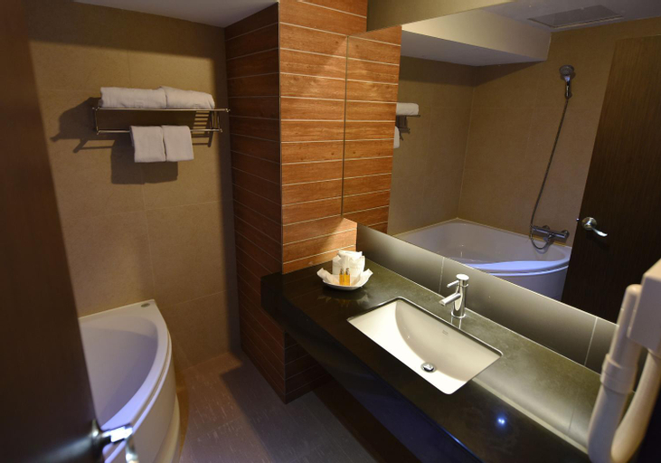 Bathroom 9