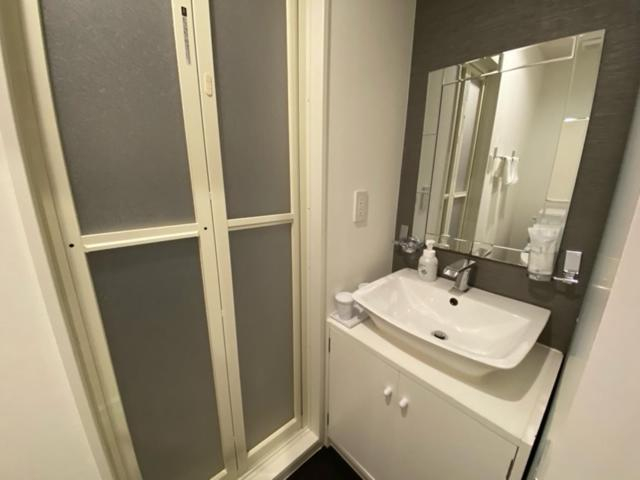 Bathroom 3, Rembrandt Inn Aomori, Aomori