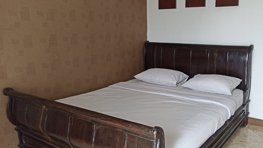 Bedroom 3, De Bukit Dago Villa by HouseinBandung, Bandung