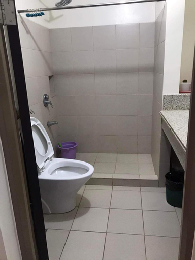 Bathroom 11