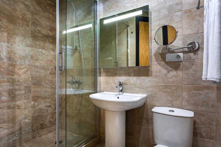 Bathroom 4, The Gate Hotel City Centre, Tbilisi