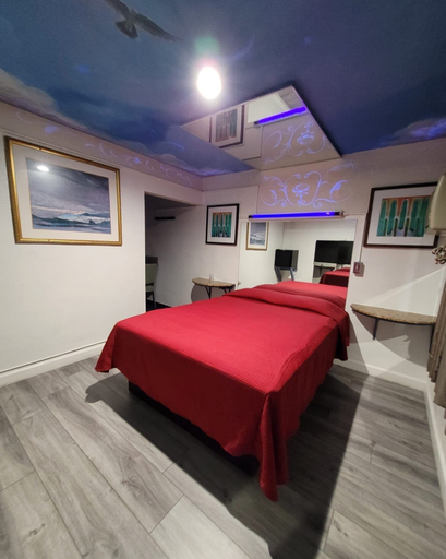 Bedroom 2, Carlo Motel, Los Angeles