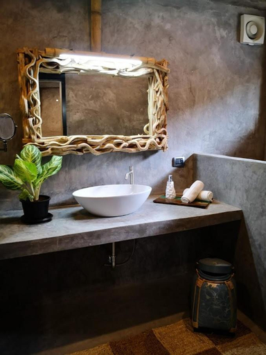 Bathroom 11