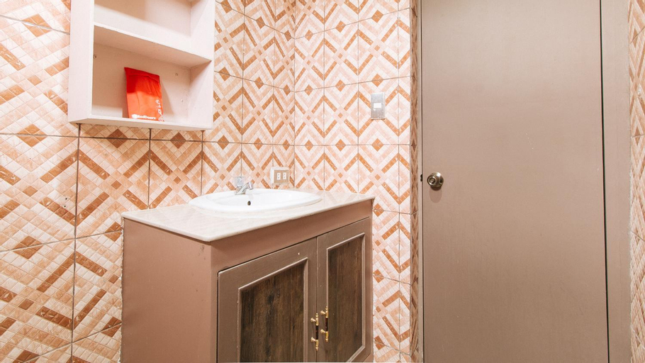 Bathroom 7