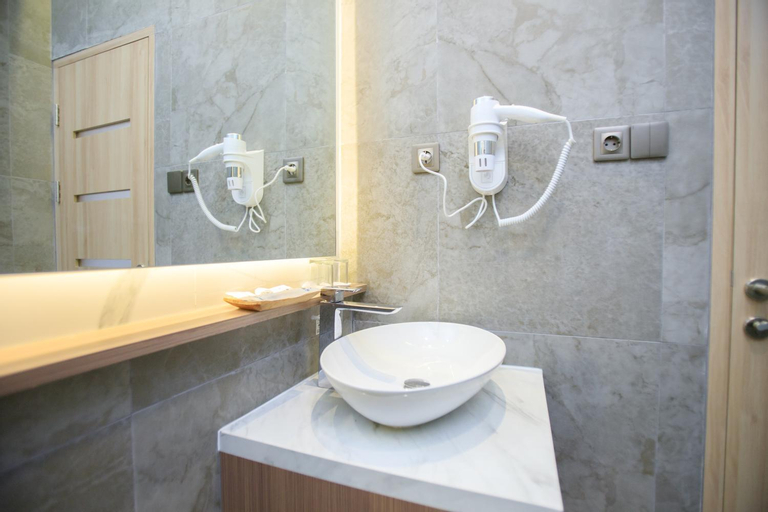 Bathroom 5