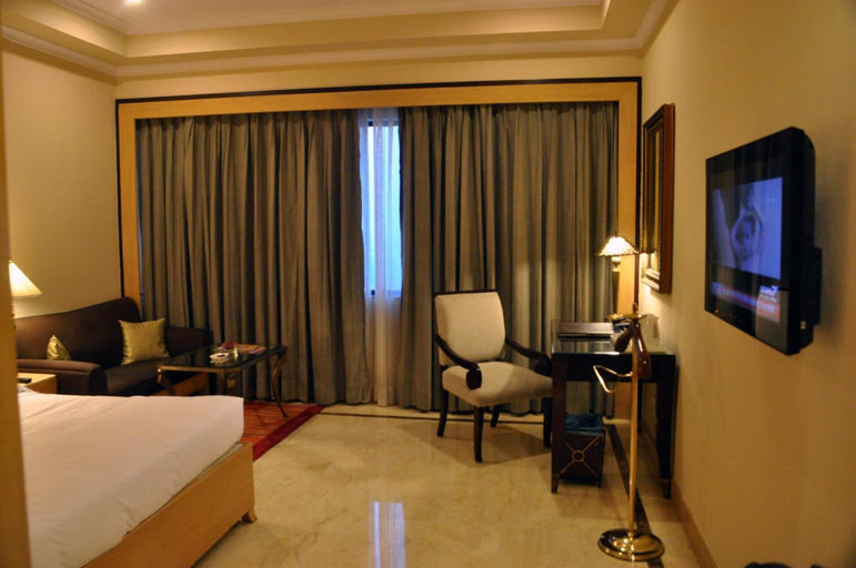 Bedroom 2, The Hans Hotel, Delhi