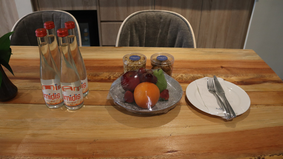Food & Drinks