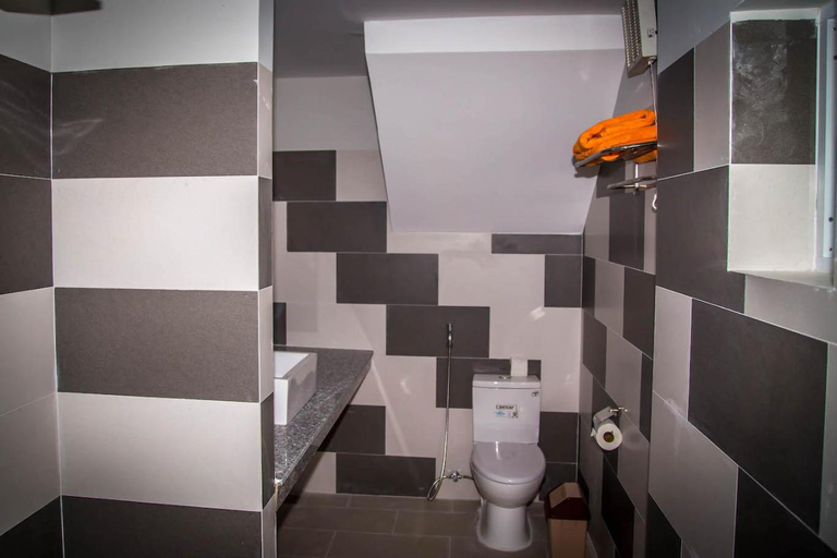 Bathroom 4, Mui Ne Hills Villa Hotel, Phan Thiết