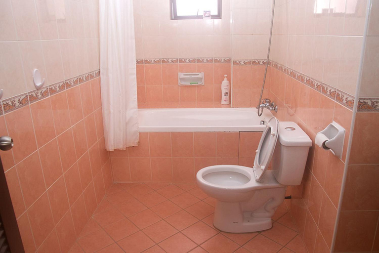 Bathroom 4, North Borneo Paradise @ Marina Court Resort Condo, Kota Kinabalu