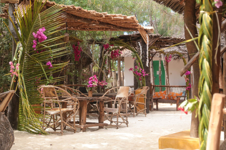 Food & Drinks 5, Demani Lodge, Kusini