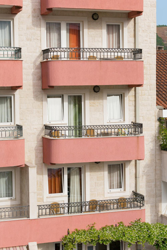 Others 5, Apartments Ivona