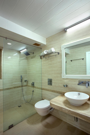 Bathroom 3, Villa San Lawrenz, Pune