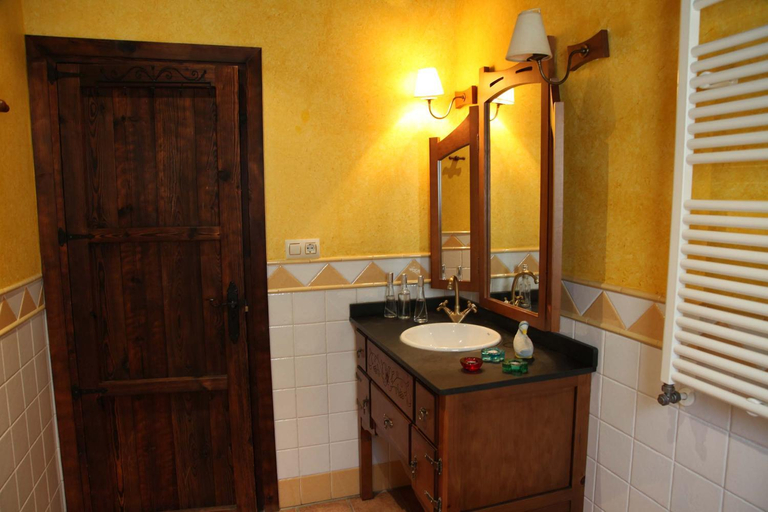 Bathroom 4, El Cercado Complejo Rural, Granada