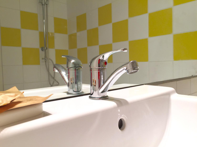 Bathroom 3, Residence Thibaud, Haute-Garonne